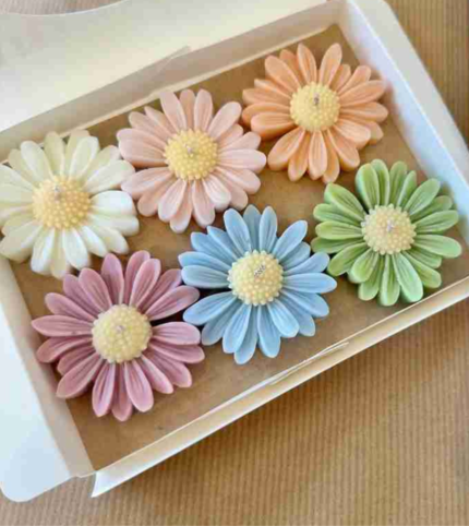 Daisy Candle